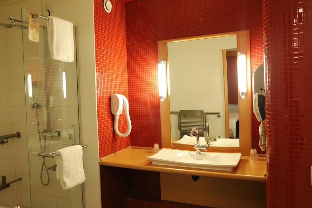 Ibis Styles Abidjan Plateau Hotel Екстериор снимка