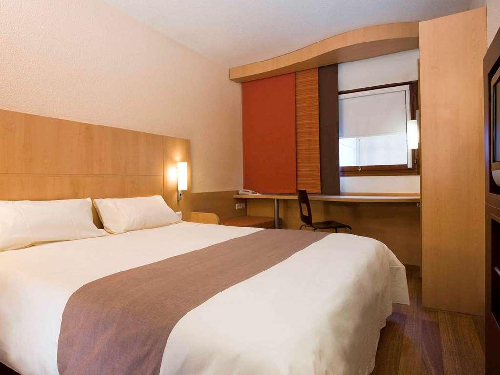 Ibis Styles Abidjan Plateau Hotel Стая снимка
