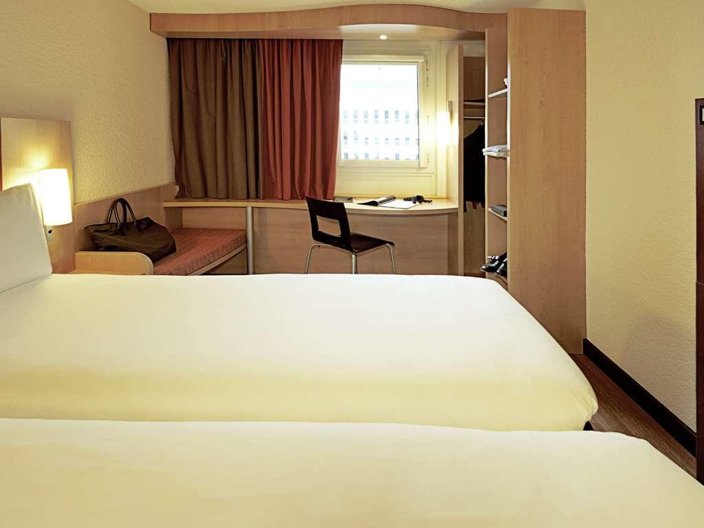 Ibis Styles Abidjan Plateau Hotel Стая снимка