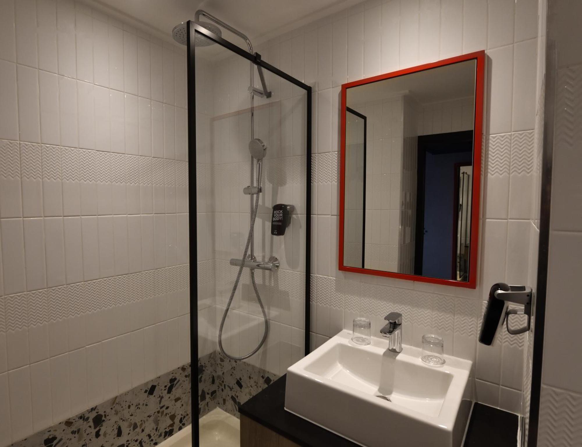 Ibis Styles Abidjan Plateau Hotel Екстериор снимка