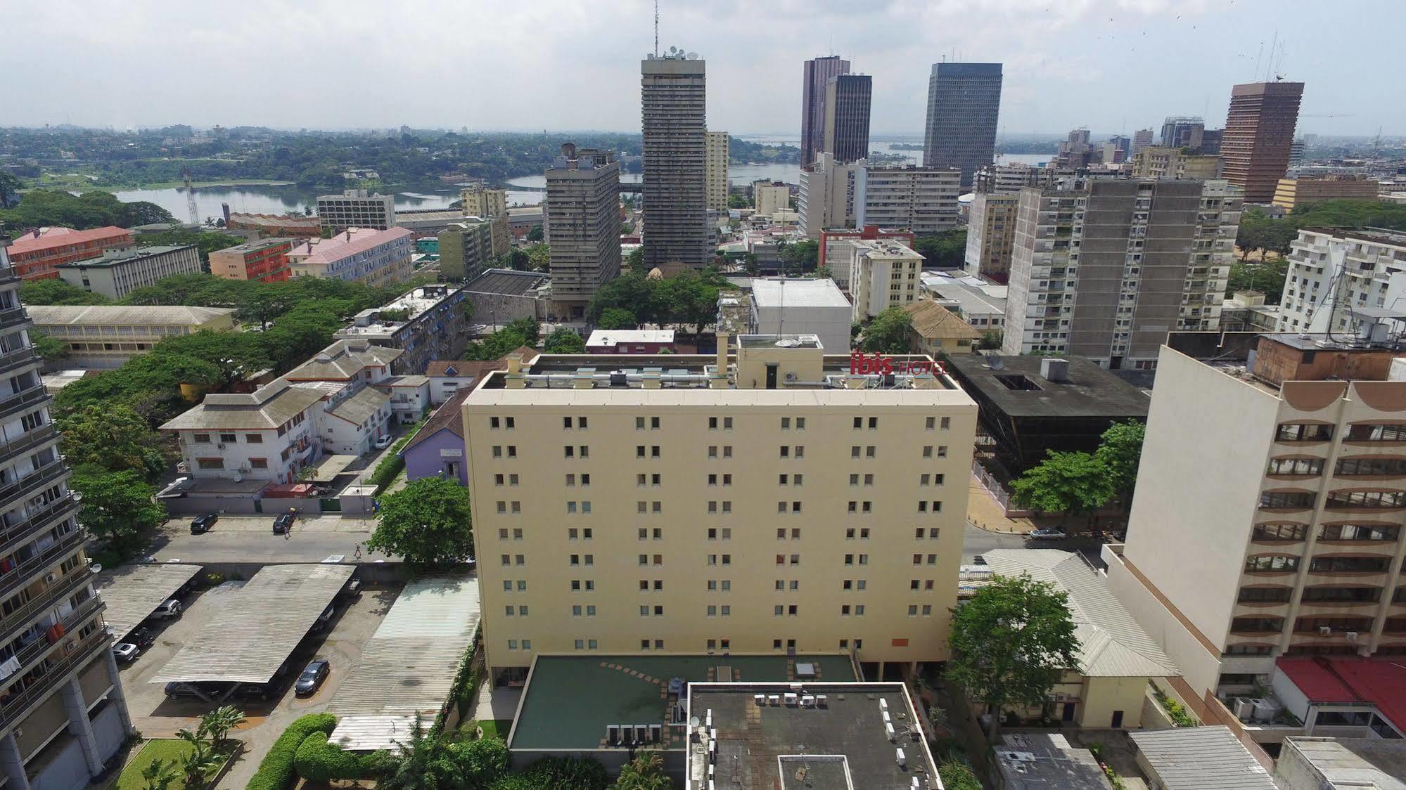 Ibis Styles Abidjan Plateau Hotel Екстериор снимка