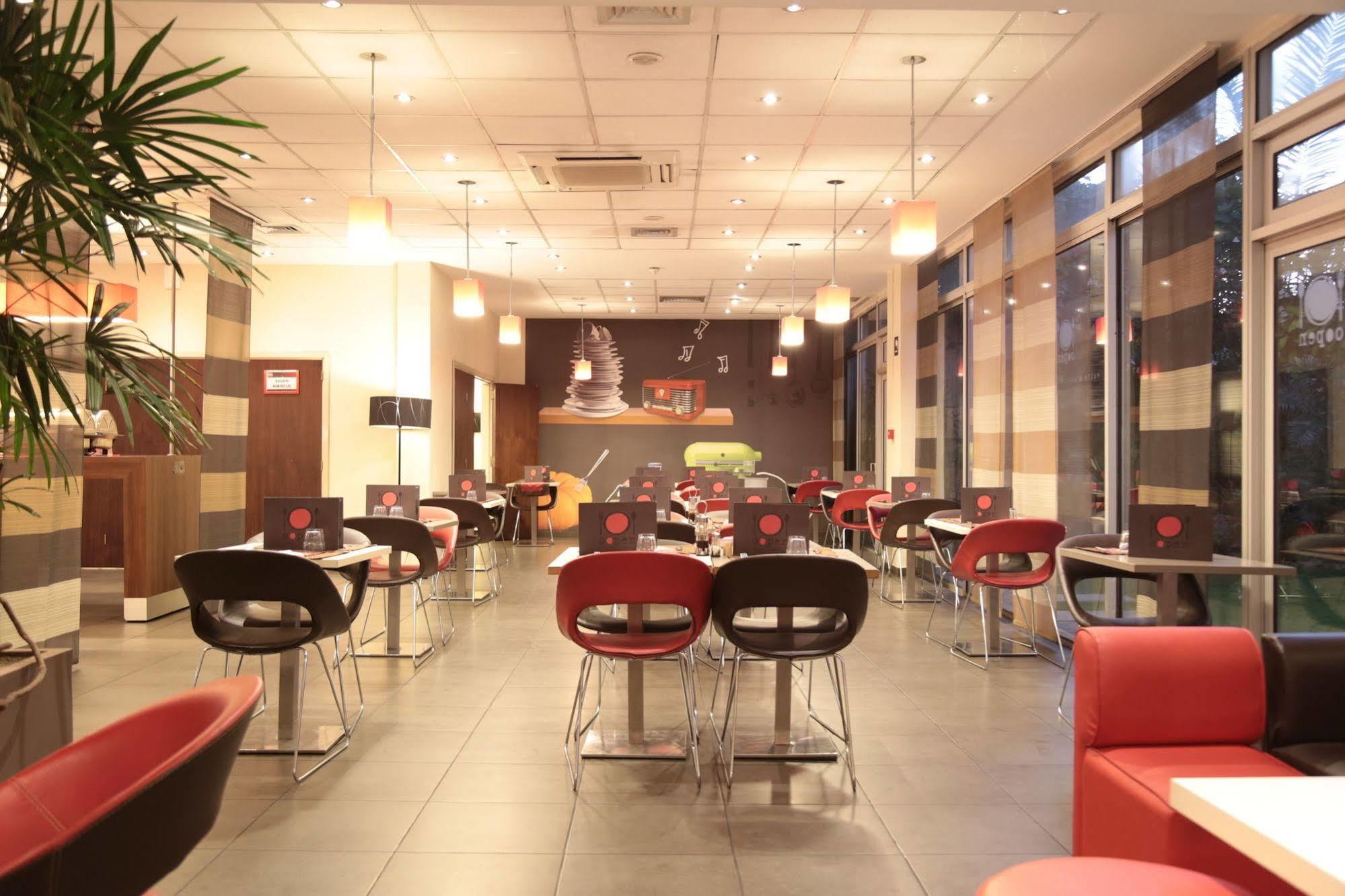 Ibis Styles Abidjan Plateau Hotel Екстериор снимка